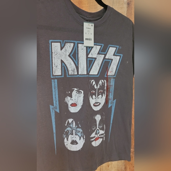 BNWT KISS Rock and Roll graphic T-shirt - Picture 1 of 3